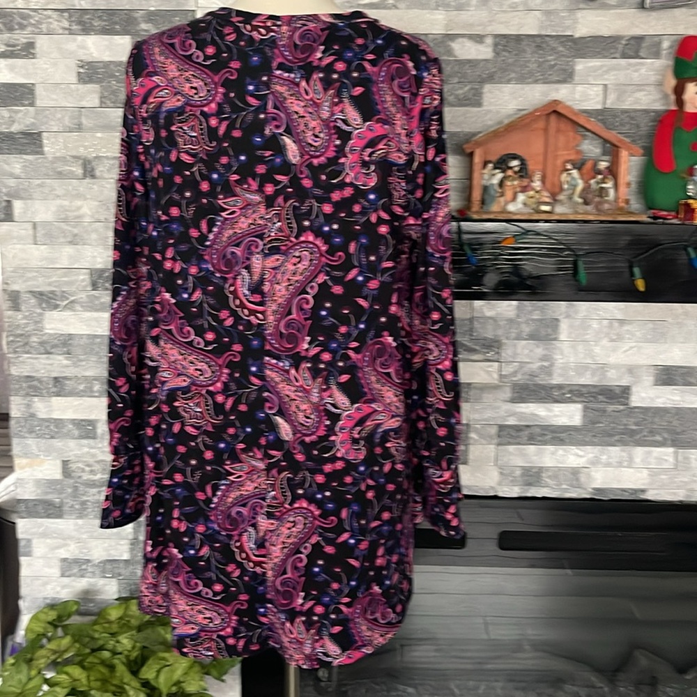 LANE BRYANT Beautiful Knit Top 14-16 (L) Poly/Span Black wPink/Burg Paisley - Picture 2 of 5